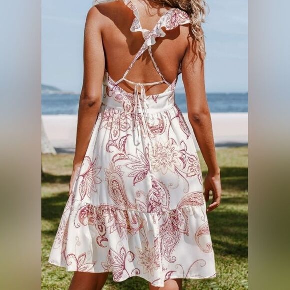 Cupshe plunge neckline ruffled hem fitted tie waist size medium - Picture 2 of 2